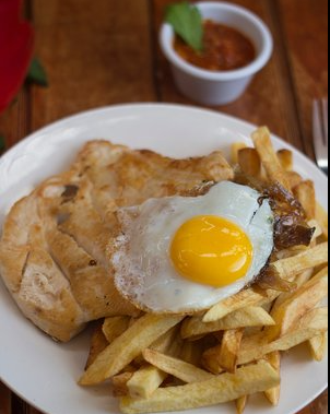 POLLO A LA PLANCHA A LO POBRE Y  AGREGADO.